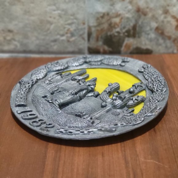 Vintage Pewter Plate Michael Ricker Southwestern Christmas 1982 - Picture 12 of 13